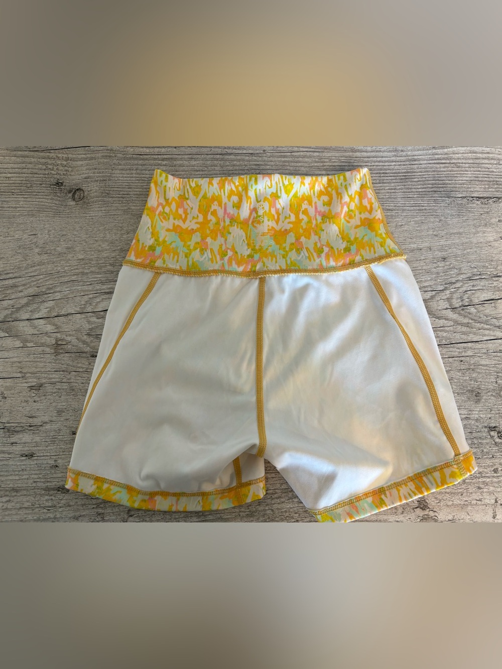 Born Primitive Women’s Small Athletic Biker Shorts Yellow Abstract Print Pockets - Picture 7 of 10